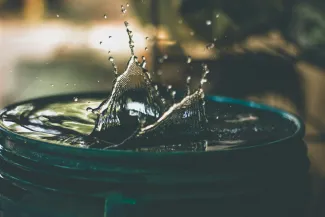 Regenwaterput ©Amrithanshi Sikdar via Unsplash