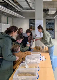 Dag van de Wetenschap waterzuiveringsproef Emilia